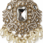 Pendant Close-up